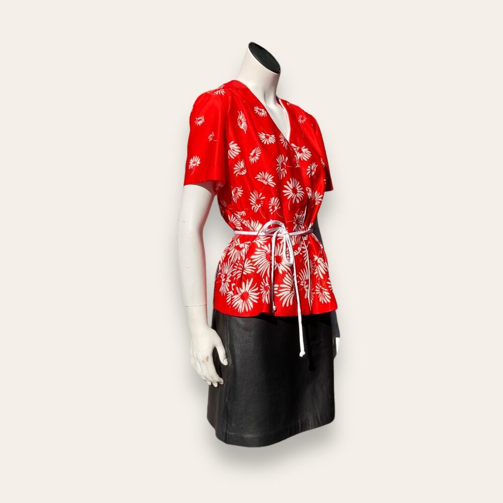 VTG Rd and white Floral print button up w/ Waist Tie Medium Union Made